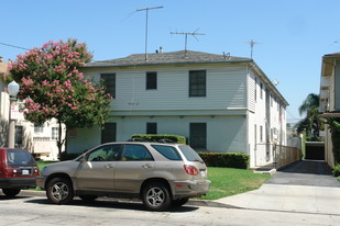 Dickens Courtyard 8 Apartments