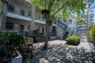 117 S Shore Dr in Miami Beach, FL - Building Photo - Building Photo