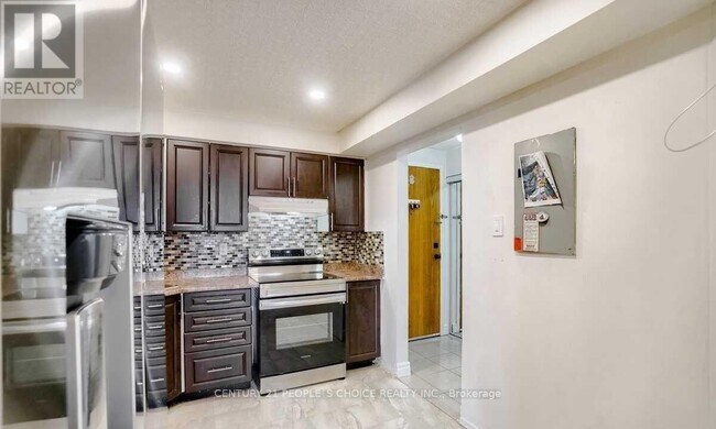 41 Markbrook Ln in Toronto, ON - Building Photo - Building Photo