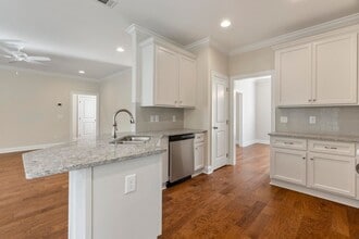 1642 Academy Dr in Auburn, AL - Building Photo - Building Photo