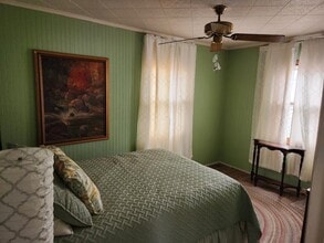 956 Circle Dr in Manitowoc, WI - Building Photo - Building Photo