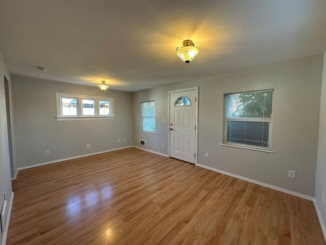 2220 Summit Ave in Everett, WA - Building Photo - Building Photo