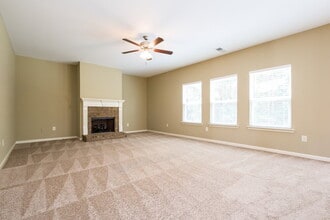 248 Crescent Woode Dr in Dallas, GA - Building Photo - Building Photo