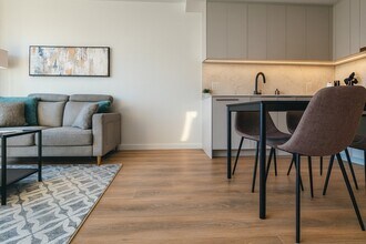 13685 102 Av in Surrey, BC - Building Photo - Building Photo