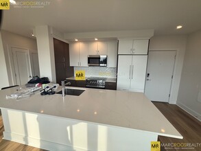 1946 Washington St, Unit #PH-5C in Boston, MA - Building Photo - Building Photo