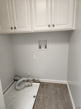 512 Poinsettia Ave in Newport Beach, CA - Building Photo - Building Photo