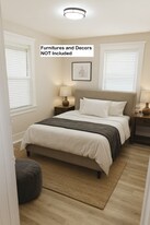 80 Oakhill St in Pontiac, MI - Building Photo