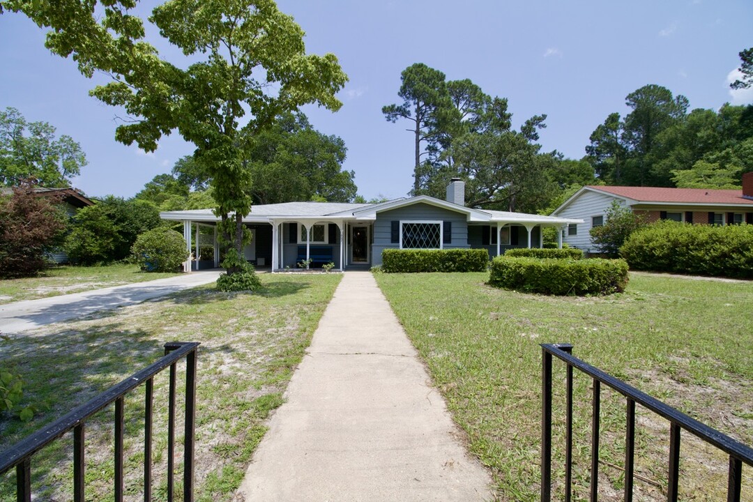 607 Larchmont Dr in Wilmington, NC - Building Photo