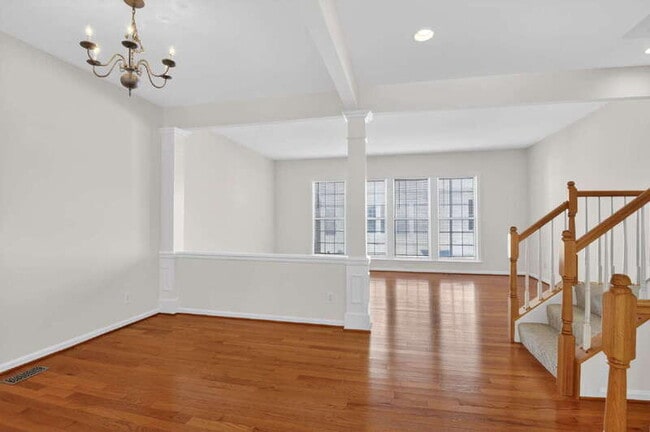 5023 Village Fountain Pl