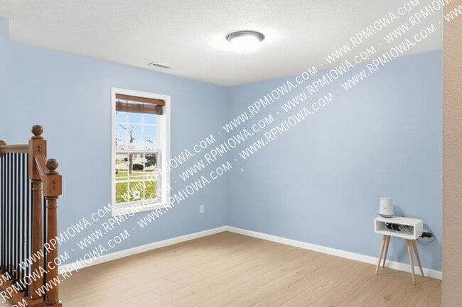 9140 Greenspire Dr in West Des Moines, IA - Building Photo - Building Photo