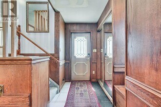 56 Seabreeze Crescent in Hamilton, ON - Building Photo - Building Photo