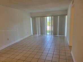 520 NE 38th St in Miami, FL - Foto de edificio - Building Photo