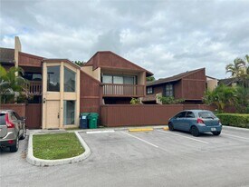 6211 SW 116th Pl in Miami, FL - Building Photo