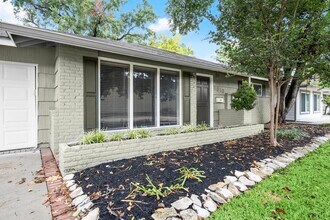 5310 Windswept Ln in Houston, TX - Building Photo - Building Photo