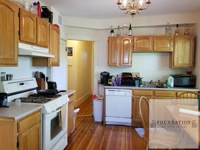 19 Turner St, Unit 1 in Boston, MA - Building Photo - Building Photo
