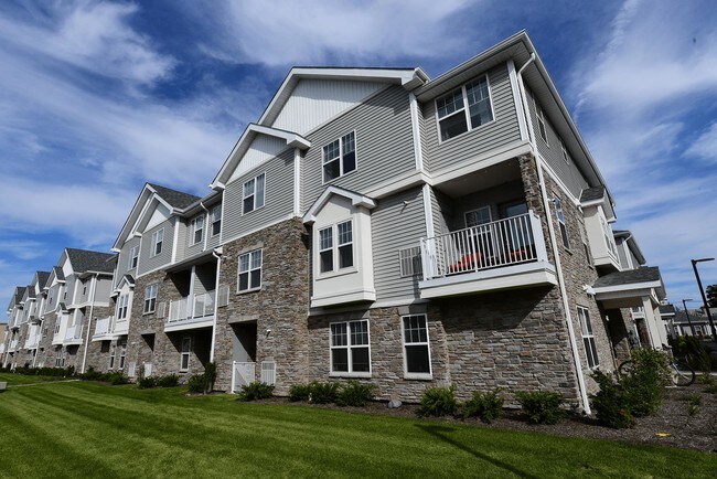 Hawthorne Square in Hawthorne, NJ - Building Photo - Building Photo