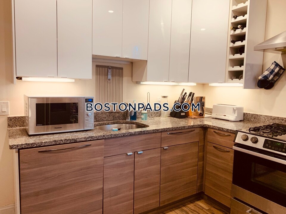 31 Edison Green in Boston, MA - Building Photo