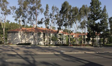 Palacio Senior Apartments in Anaheim, CA - Building Photo - Building Photo