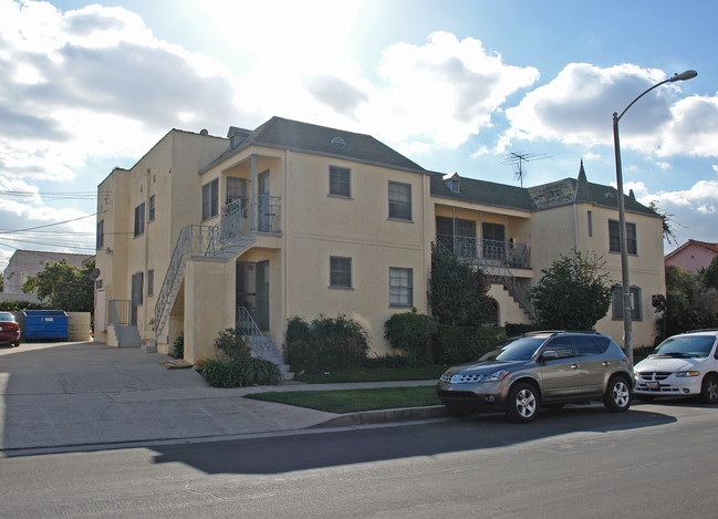 464 N Sierra Bonita Ave in Los Angeles, CA - Foto de edificio - Building Photo