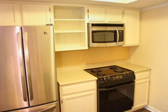 111 Killam Ct in Cary, NC - Building Photo - Building Photo