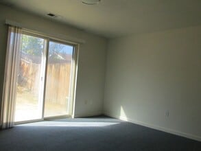 530 Howard Ct in Susanville, CA - Building Photo - Building Photo