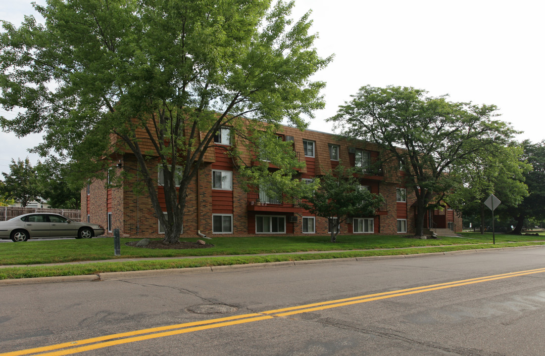 West 28th St Apartments in St. Louis Park, MN - Foto de edificio