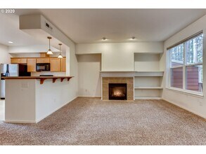 2143 NE Sheffield Ave in Hillsboro, OR - Building Photo - Building Photo