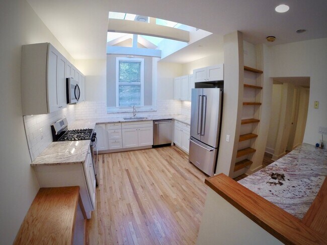 5444 Claybourne St in Pittsburgh, PA - Building Photo - Building Photo