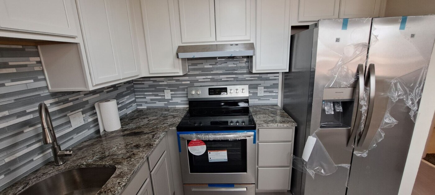 676 Moore St, Unit 676 in Lakewood, CO - Building Photo