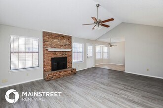 1024 Green Ridge Terrace in Saginaw, TX - Building Photo - Building Photo