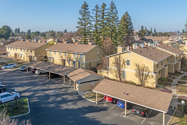 Maplewood in Fresno, CA - Building Photo - Building Photo