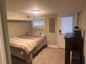 921 Farragut St NW, Unit Petworth in Washington, DC - Building Photo - Building Photo