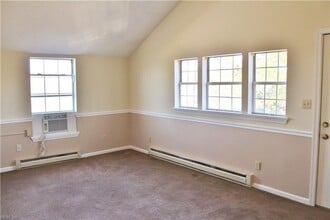 524 Wine St in Hampton, VA - Building Photo - Building Photo