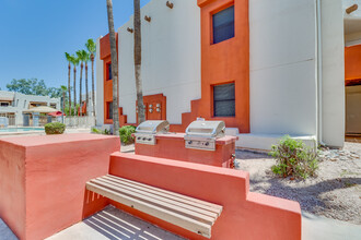 Tempe La Mirage Apartments in Tempe, AZ - Foto de edificio - Building Photo