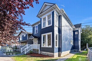 1214 S 8th St in Tacoma, WA - Building Photo