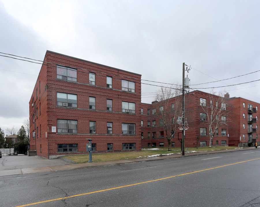 Eglinton Terrace in Toronto, ON - Building Photo