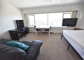 555 E William St, Unit 22E in Ann Arbor, MI - Building Photo