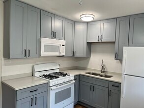 593 Park Plaza in Glen Ellyn, IL - Building Photo - Building Photo