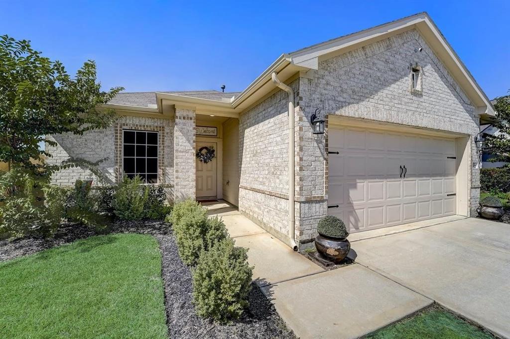 8827 Willet St in Baytown, TX - Foto de edificio