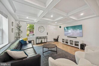 3134 Dumbarton St NW in Washington, DC - Building Photo - Building Photo