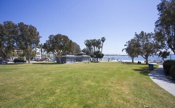 Sail Bay Apartments in San Diego, CA - Building Photo - Building Photo