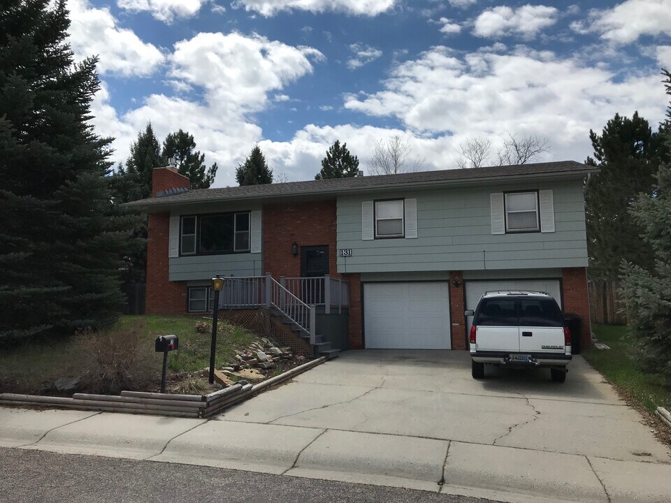 131 Sherwood Cir in Casper, WY - Building Photo