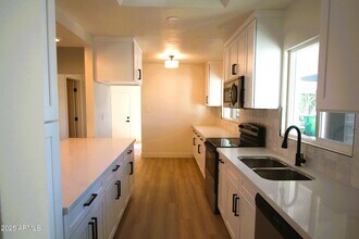 443 N Sycamore in Mesa, AZ - Building Photo - Building Photo