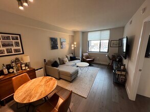 50 Florida Ave NE, Unit 501 in Washington, DC - Foto de edificio - Building Photo