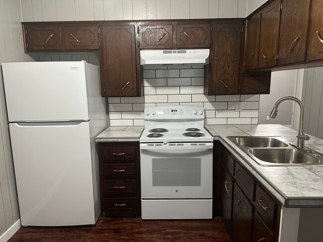 property at 3109 Clinkenbeard Dr
