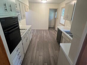 1643 Stanbridge Ave in Roseville, MN - Building Photo - Building Photo