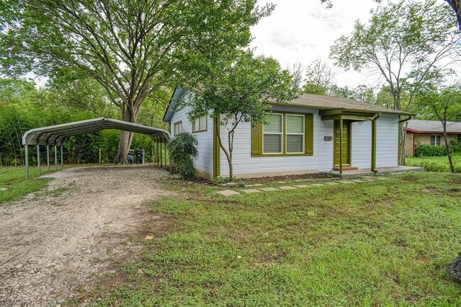 601 Elm St in Bastrop, TX - Building Photo - Building Photo