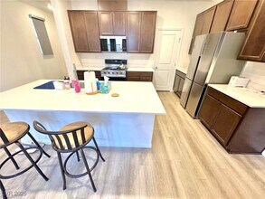 9072 Vesey Ave in Las Vegas, NV - Building Photo - Building Photo