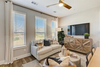 3901 Constantine Dr in Denton, TX - Building Photo - Building Photo