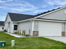 123 Beacon Harbor Pky, Unit 123 Beacon Harbor Parkway in East Moline, IL - Building Photo